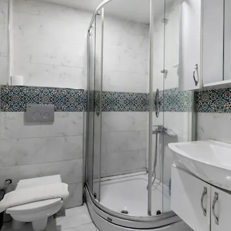 Cozy & Comfy Studio At Beyoglu - 1