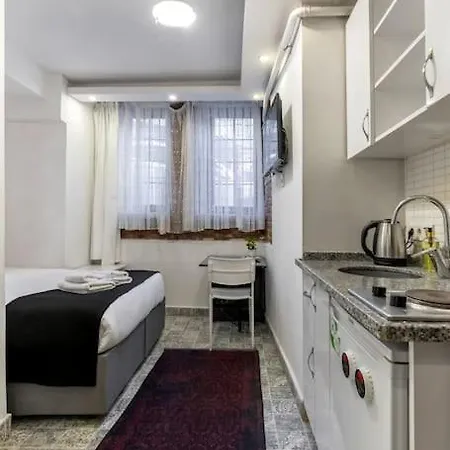 Cozy & Comfy Studio At Beyoglu - 1 *